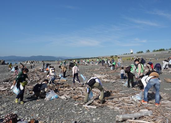 静岡県海岸清掃3