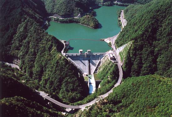 ダムの施設航空写真