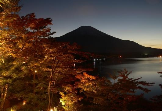 山中湖夕焼けの渚展望台の眺望写真