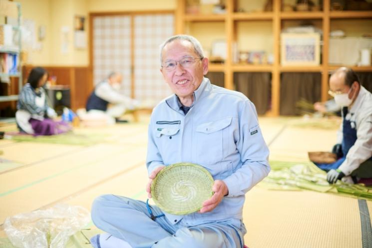 スズ竹工芸品職人・在原建男さん写真１（トップ）