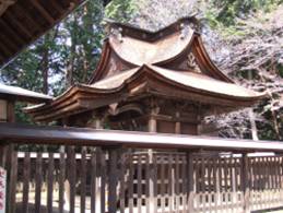 金井加里神社本殿