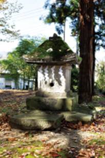 窪八幡神社如法経塔