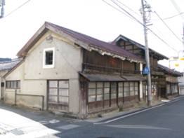 飯島イイジマ家ケ住宅ジュウタク旧キュウ土蔵ドゾウ