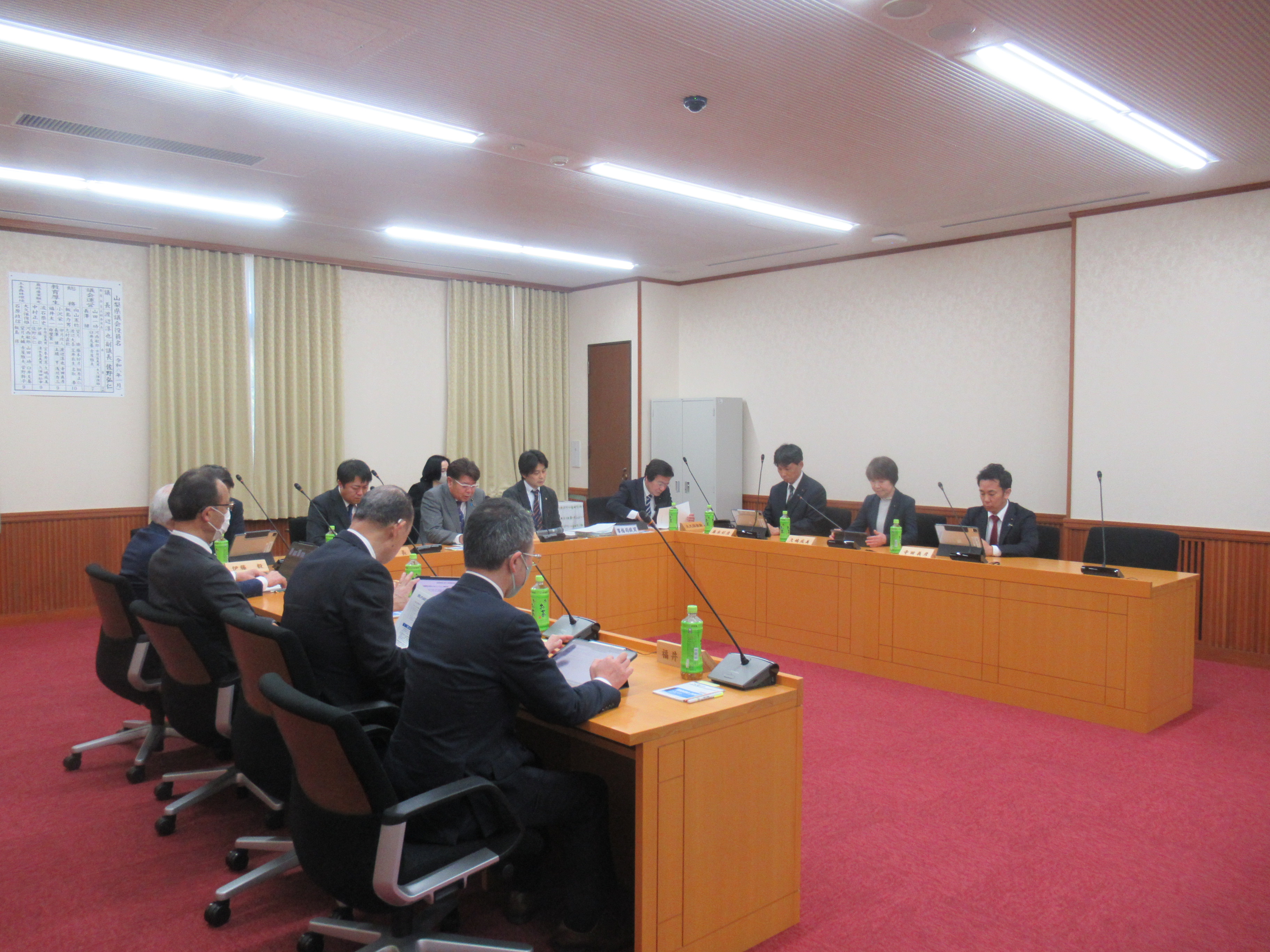 R80305第9回県内経済の活性化策に関する政策提言案作成委員会