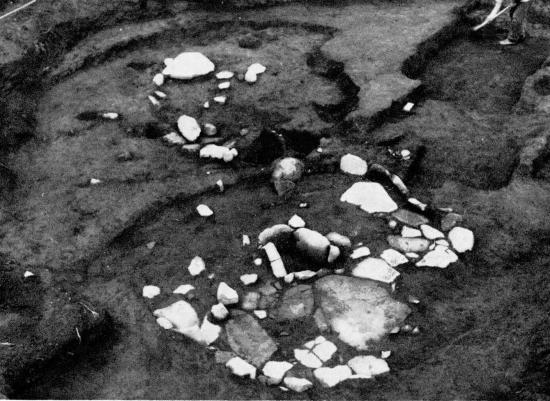 画像:城越遺跡の敷石遺構