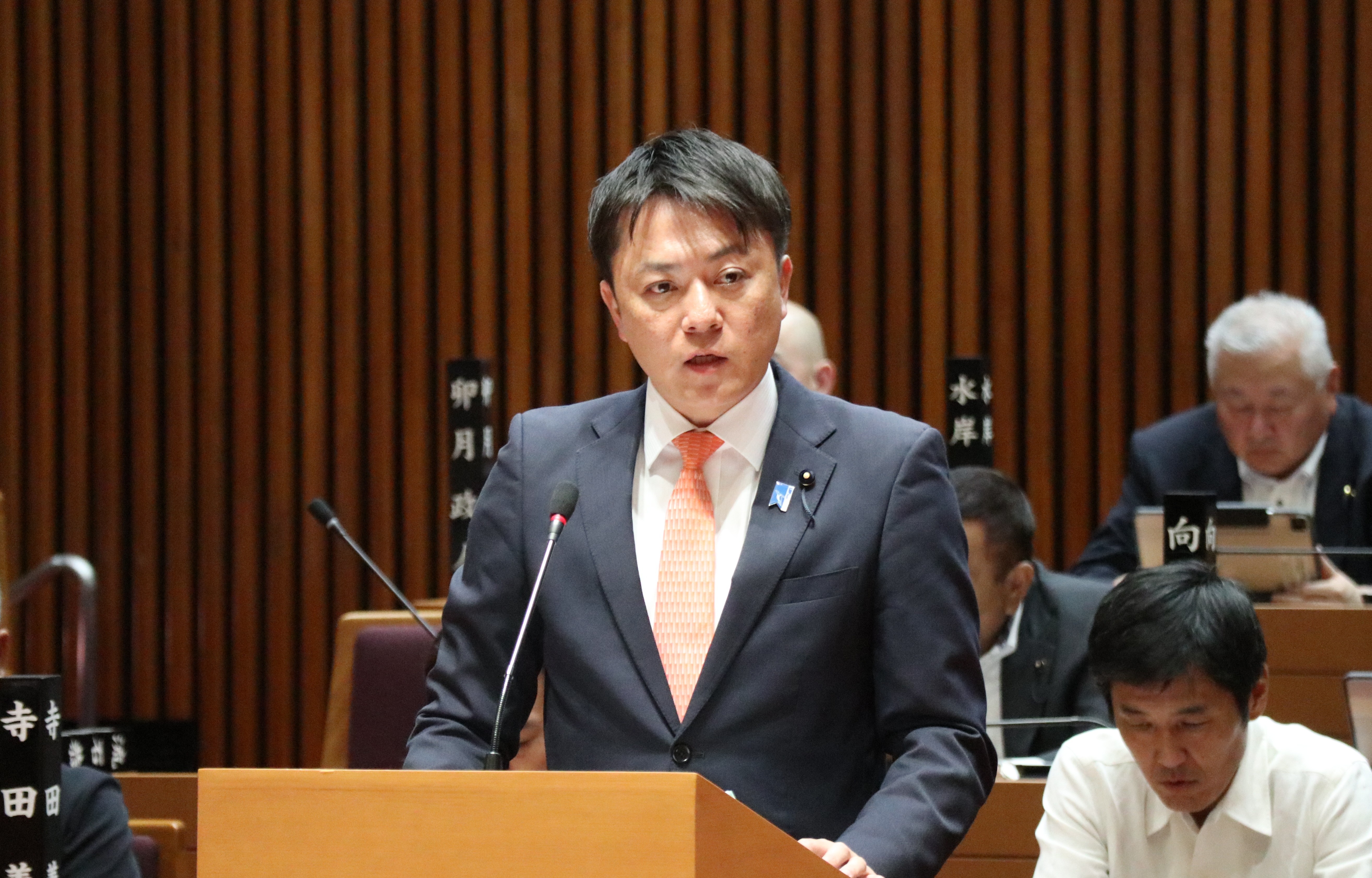 R806266月定例会一般質問向山憲稔議員