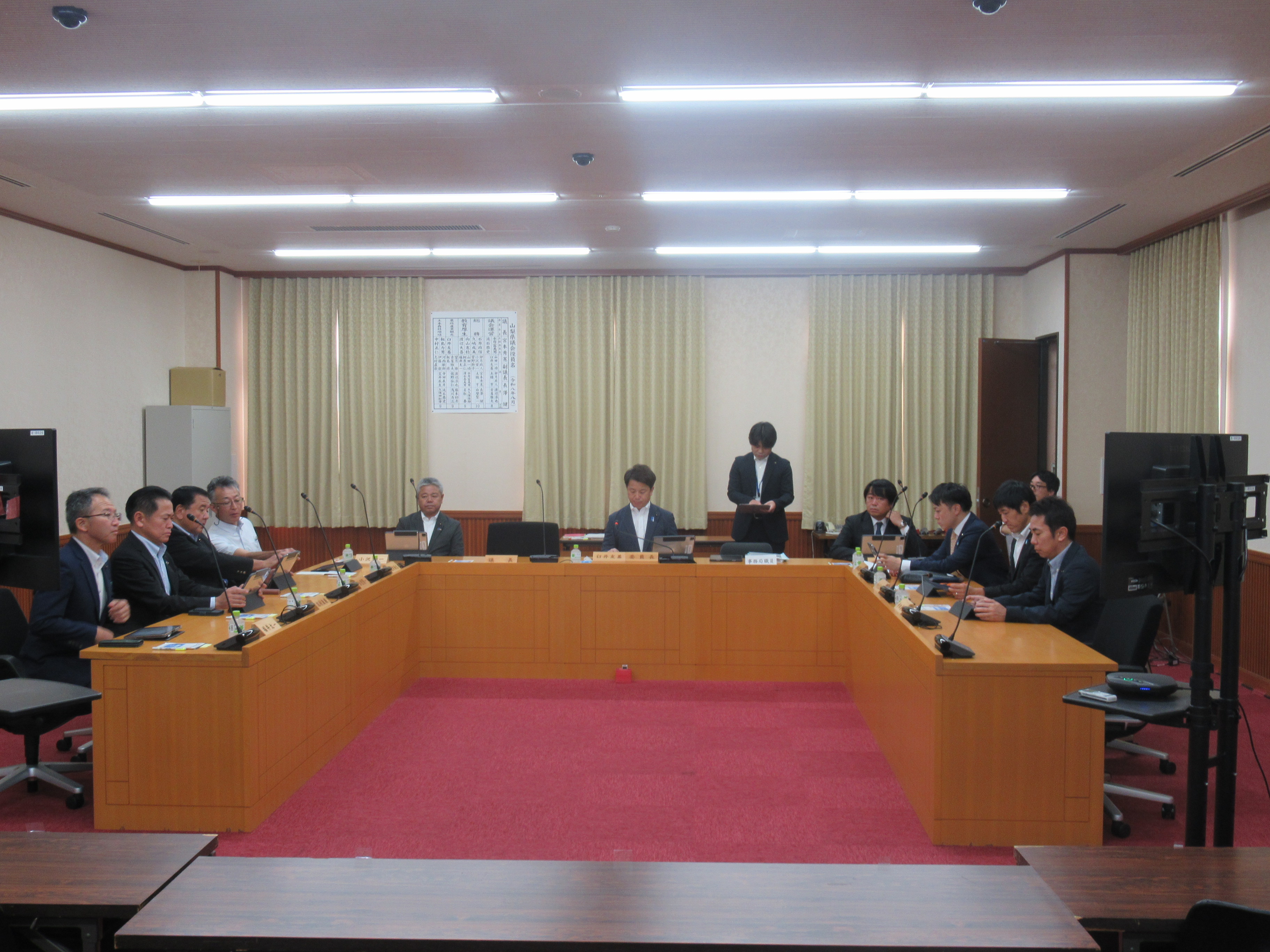R80914山梨県拉致問題等の啓発の推進に関する条例案作成委員会