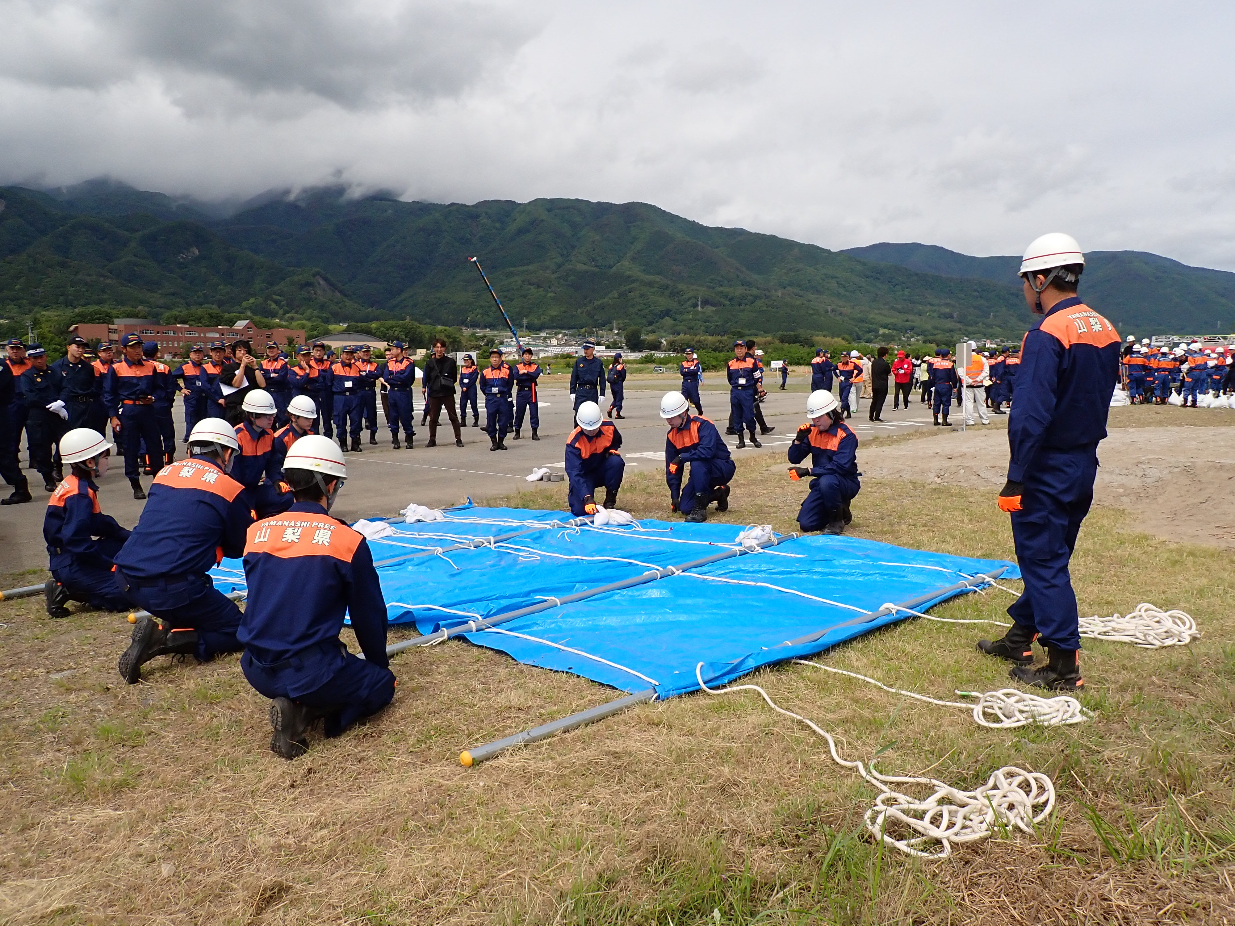 表むしろ張り工法(峡北支所)