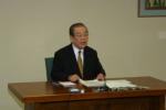 平成18年2月定例県議会提出予定案件について発表する山本知事