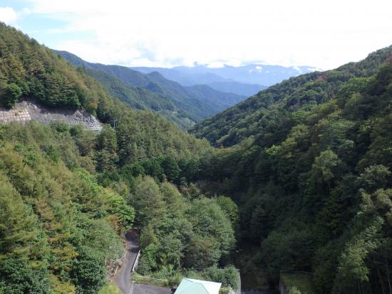 ダム堤体下流側から2025年10月2日の写真