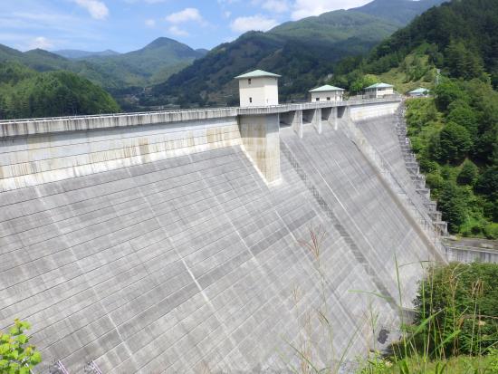 ダム堤体右岸側から_20250829
