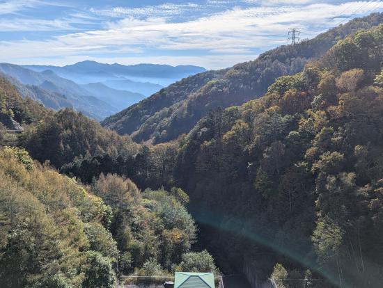 ダム（堤体）下流側から2026年10月16日の写真