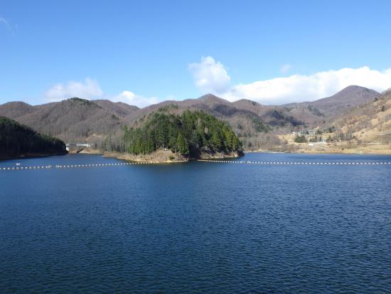 ダム堤体上流側から2025年11月26日の写真