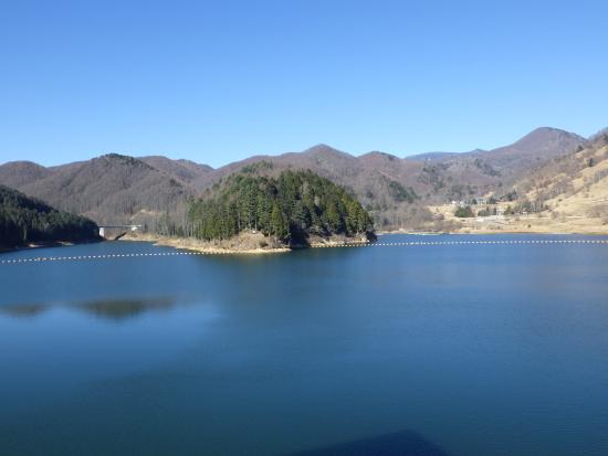 ダム堤体上流側から2025年12月19日の写真