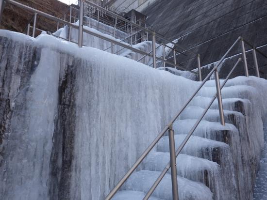 凍結したフーチング階段（1月30日）