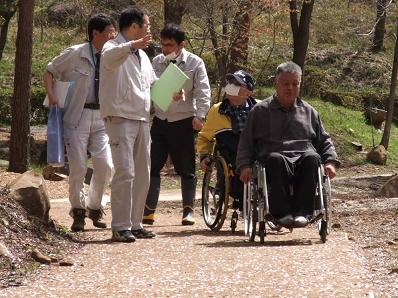 車椅子利用者による試走