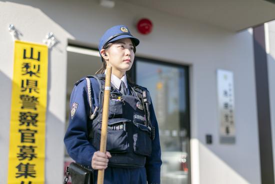 女性警察官