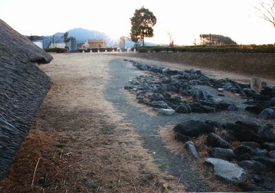 323金生遺跡冬至日の出