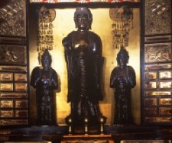 善光寺所蔵の銅像阿弥陀如来坐像および両脇侍像
