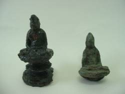 銅造仏形坐像