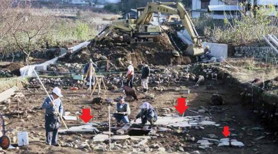 水口遺跡_3号住居跡調査風景