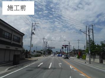 電線類地中化施工前（国道140号和戸町）