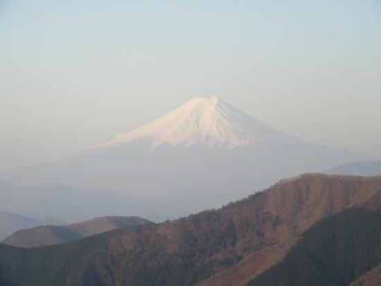 平成29年4月16日撮影の奈良倉山から見た富士山2