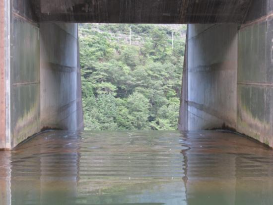 平成29年8月28日に撮影した洪水吐きゲート
