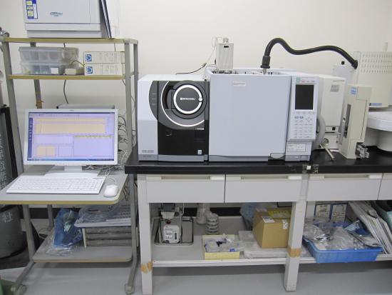 ガスクロマトグラフ質量分析計写真