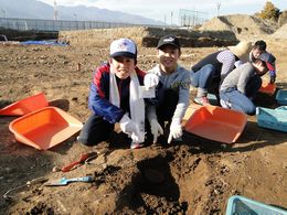 12月発掘体験_遺物が出土