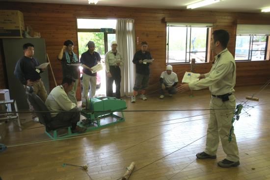 林業架線免許講習シミュレーターによる手順確認