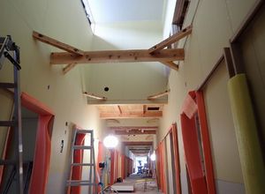 廊下・吹抜け、壁天井施工状況19年8月