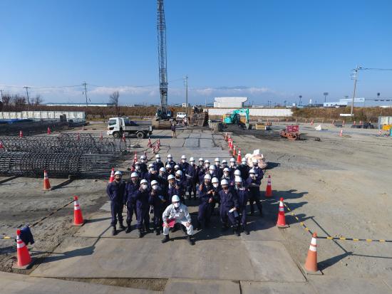 工事現場見学会にてドローンで記念撮影