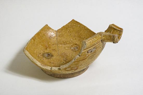 県内遺跡の黄瀬戸片口鉢