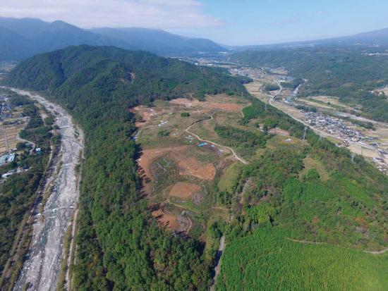 中山工区内遺跡調査区全景（東から）